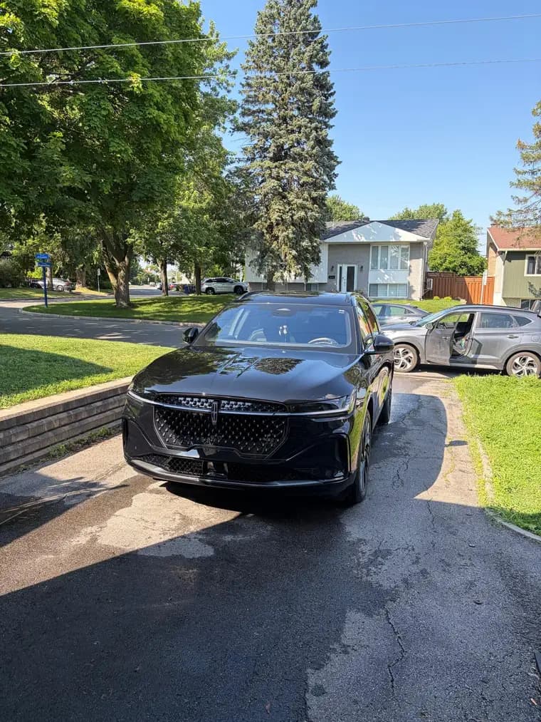 Black Lincoln Nautilus after a complete mobile detail